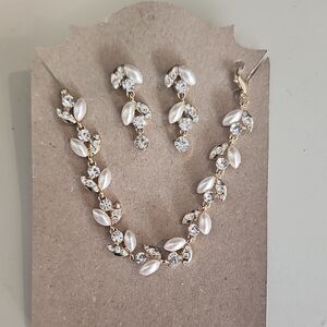 Elegant Gold and White Jewelry Set